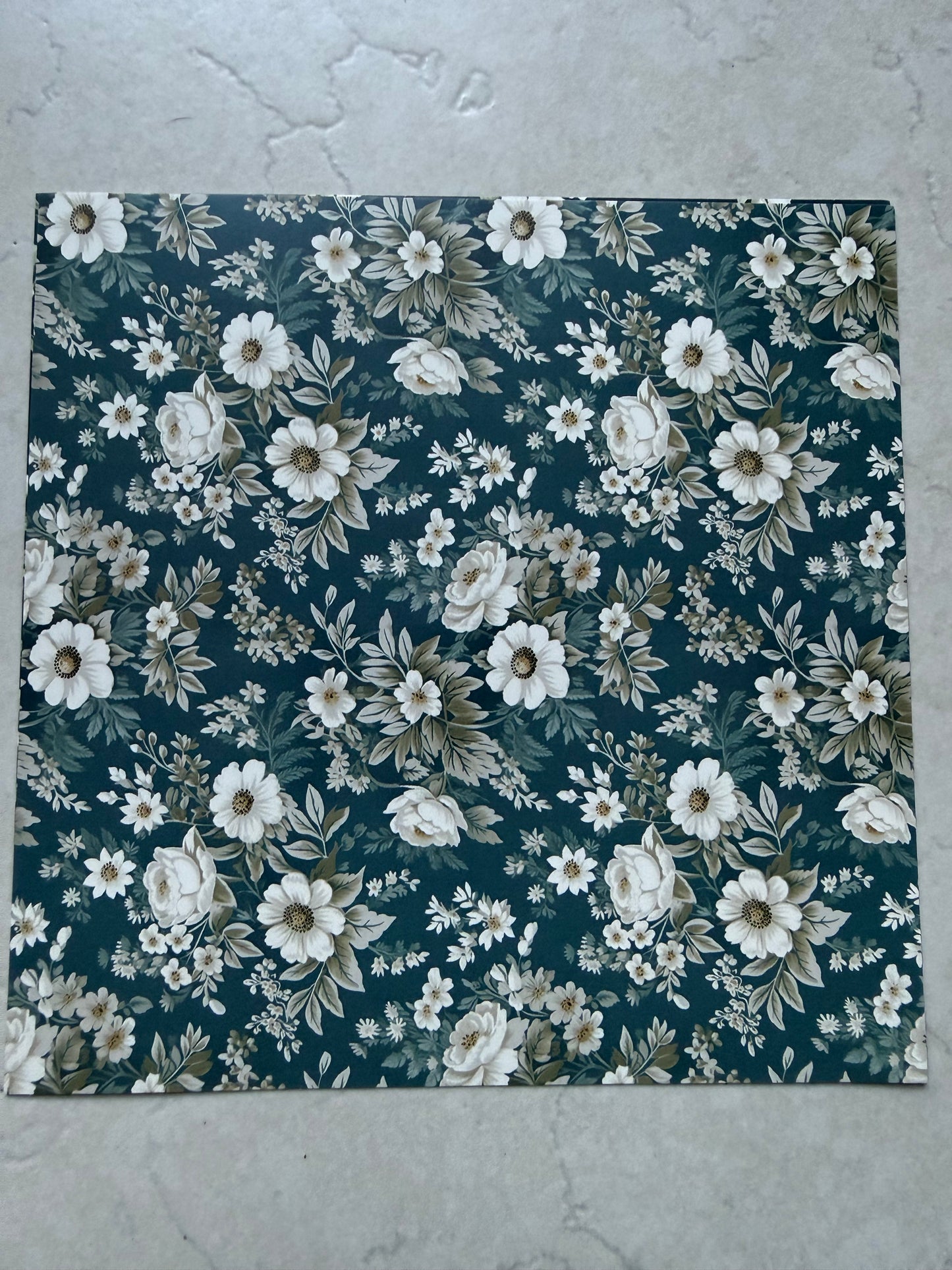 Médaille papier en résine
