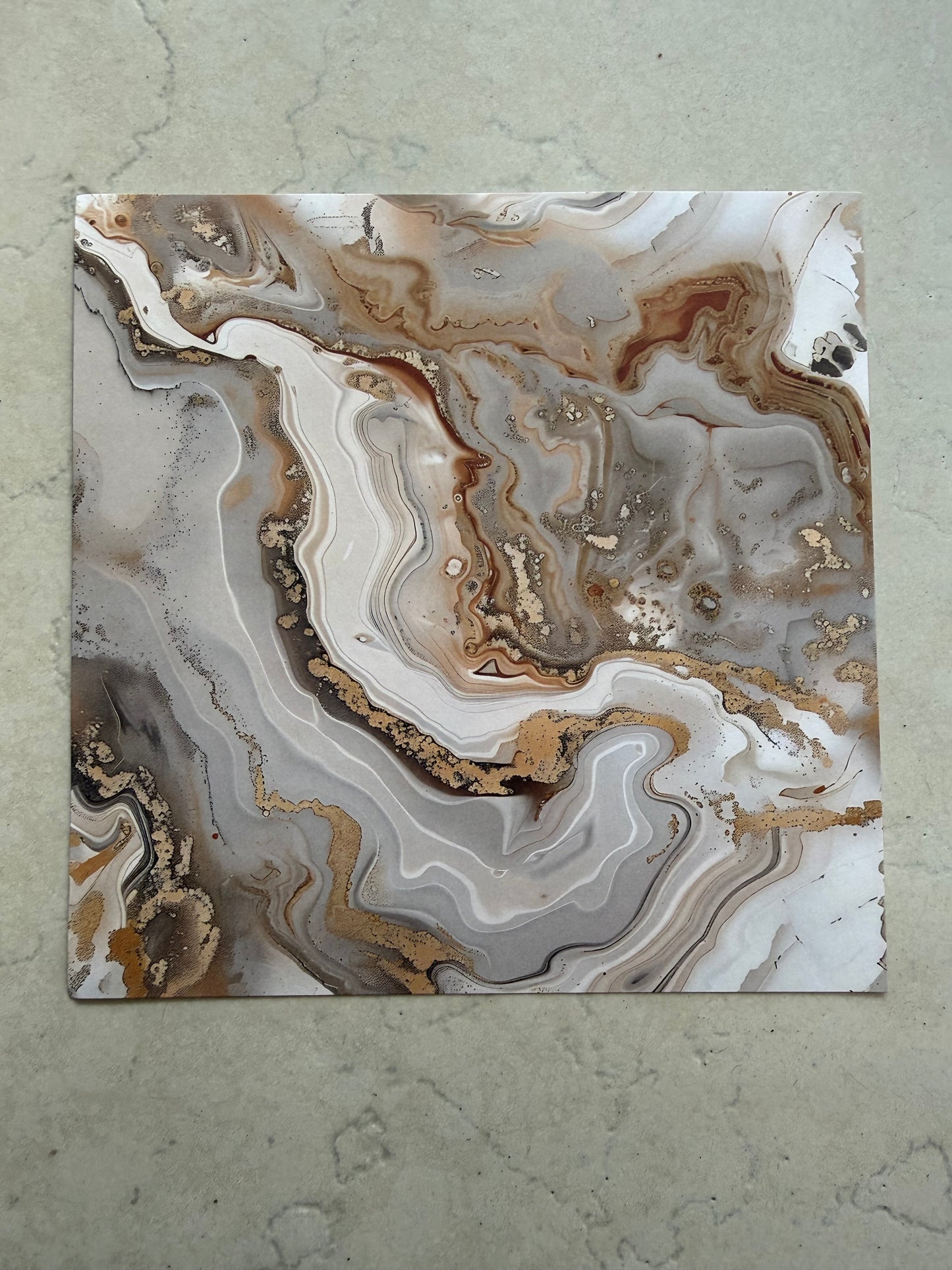 Médaille papier en résine