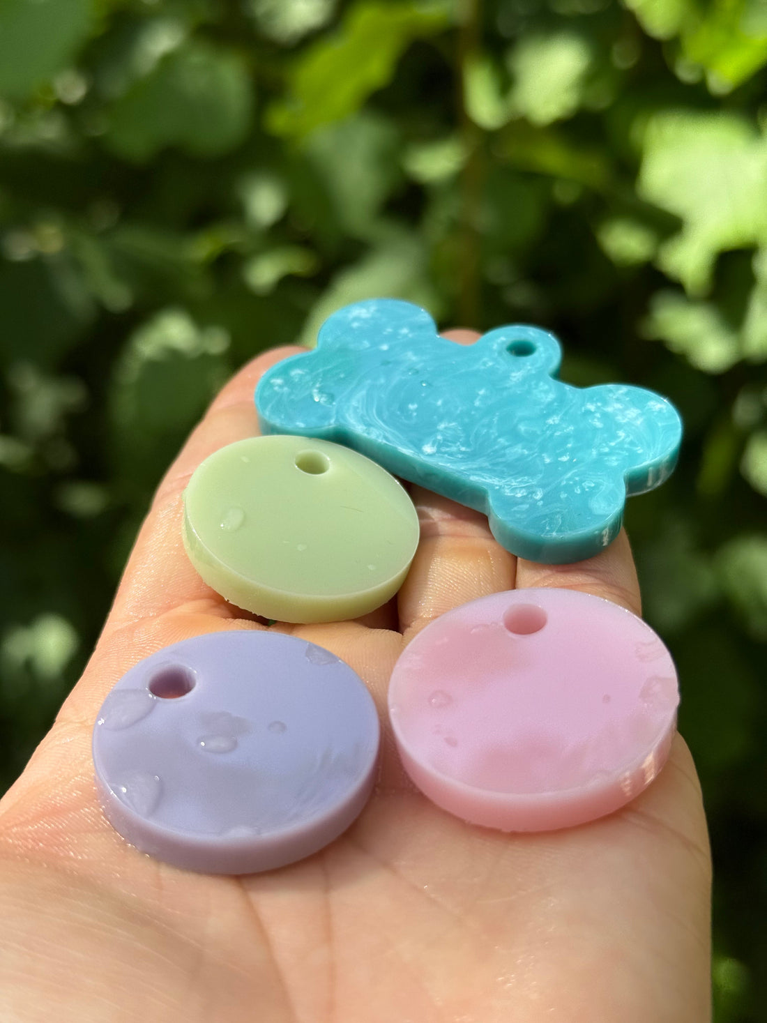 Comment entretenir votre médaille en résine pour animaux : conseils simples et efficaces !