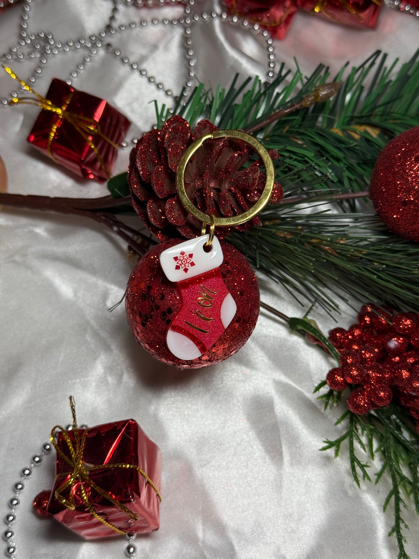 Médaille en résine - Chaussette rouge de Noël