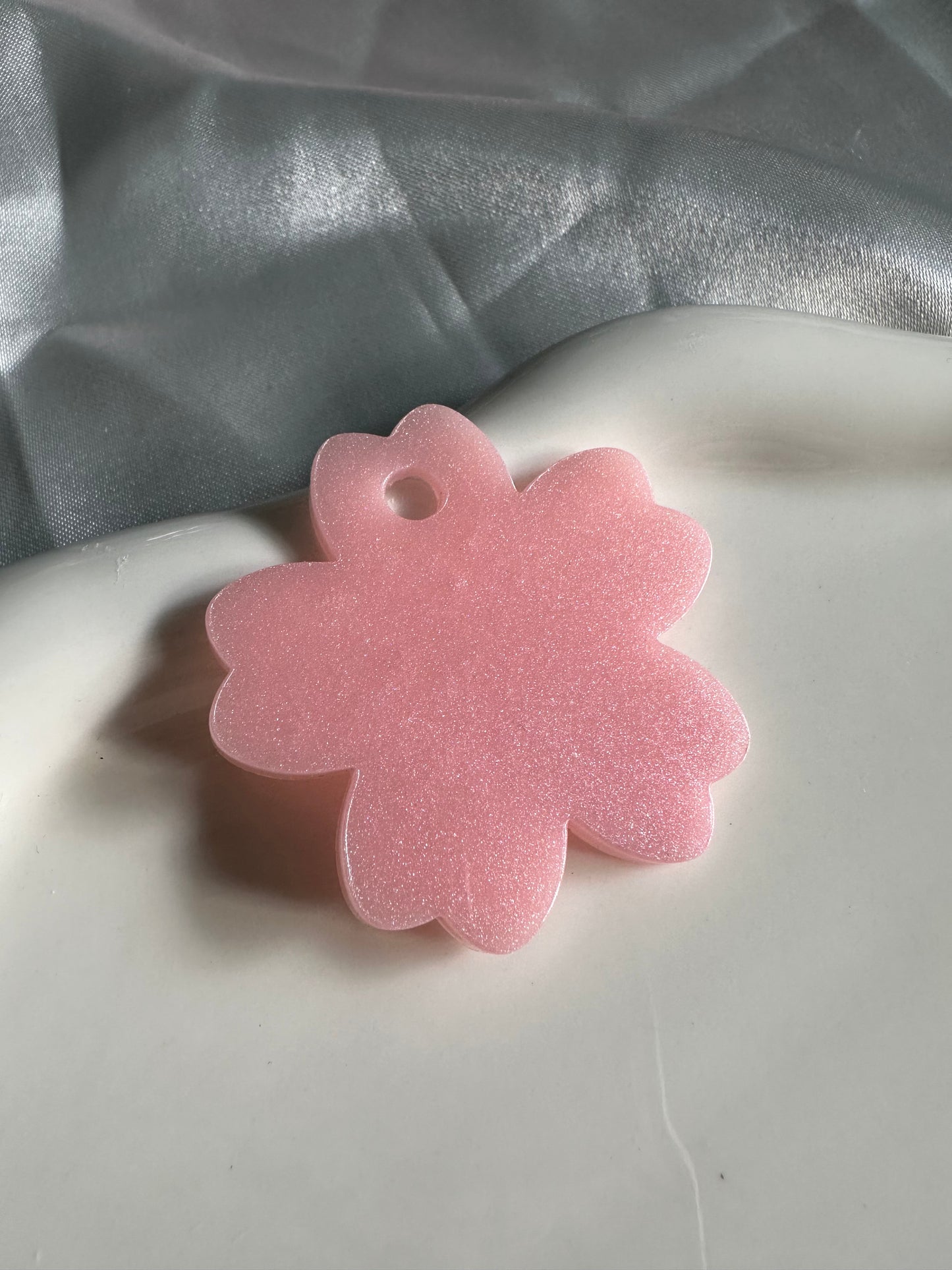 Médaille personnalisée en résine pour animaux- Rose pâle nacré