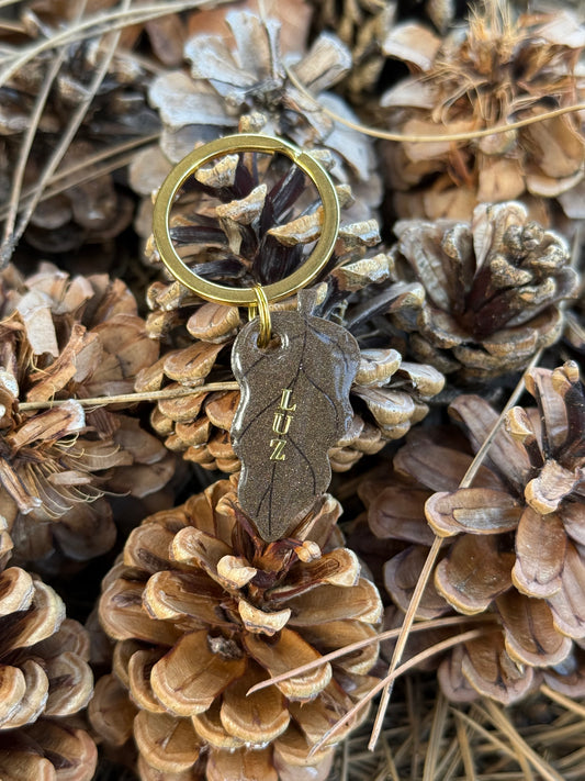Médaille personnalisée pour chien - Petite feuille LUX (brun nacré)